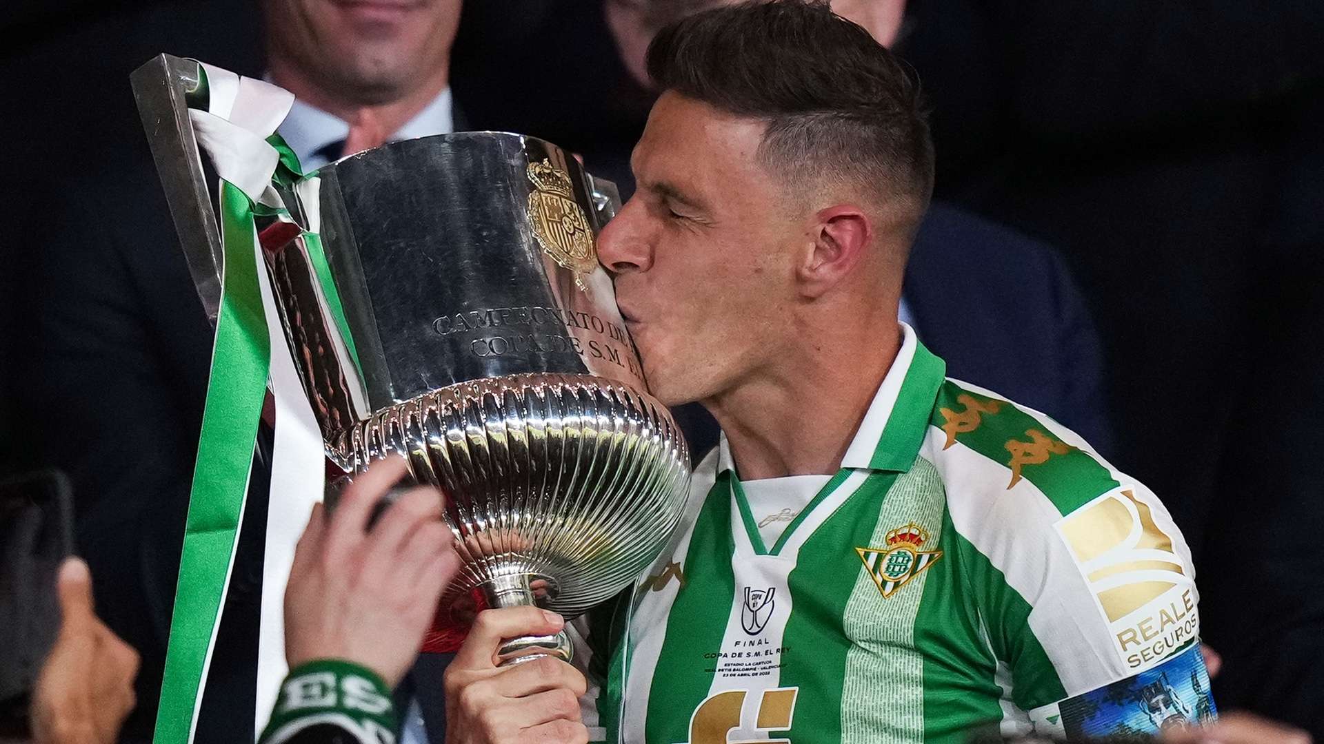 一名記者針 一名記者針